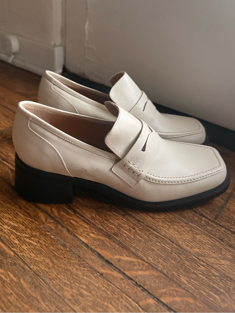 Classic Maguire Ivory Leather Loafers